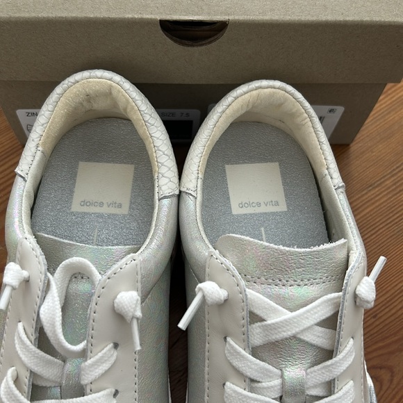 Dolce Vita Zina Opal Metallic Leather - Picture 4 of 5